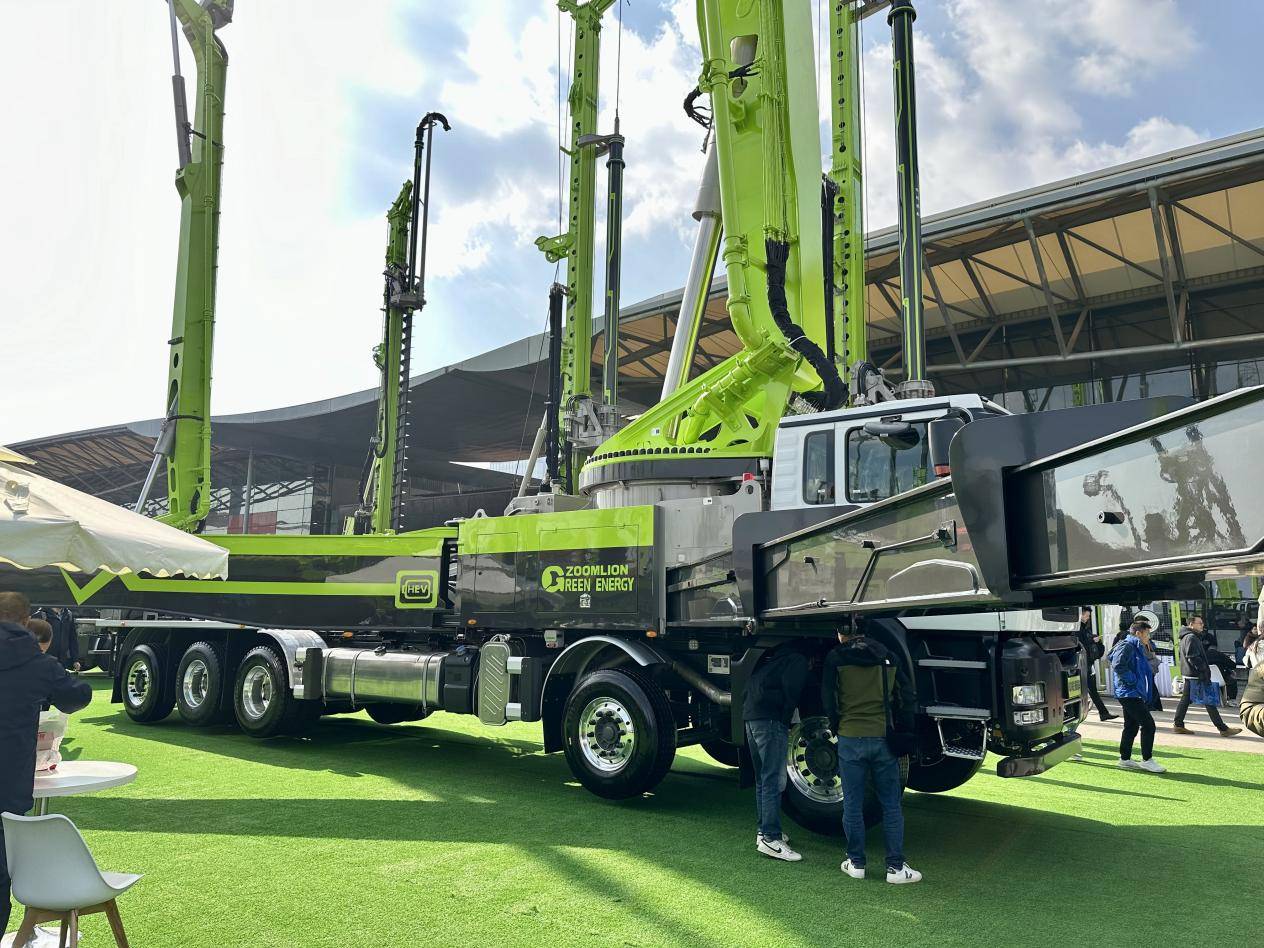 绿色智慧施工，中联重科混凝土机械亮相上海宝马展